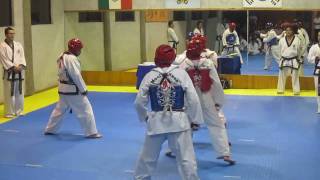 Combate TKD 4 rojas vs 1 negra