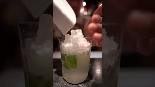 見るだけレシピ！ブラジルの国民的カクテル！カイピリーニャ！#shorts #cocktail #caipirinha