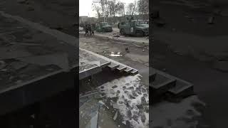 Разбитая колонна русских оккупантов со свастикой Z
