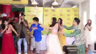 Ishan khattar and jahnvi kapoor dance on zingat song while promoting DHADAK
