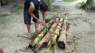 নিজেদের তৈরি ভেলা..