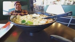 BEST Soup EVER 😋🍜  +Chicken+Noodles+Broccoli 🥦+Garlic🧄+Hot Sauce 🌶️