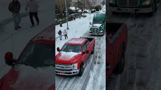 Ford F250 rescata camión en el hielo #Shorts