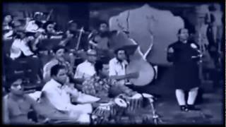 Muhammad Rafi Live (Naushad speaks)- Suhani raat dhal chuki.flv