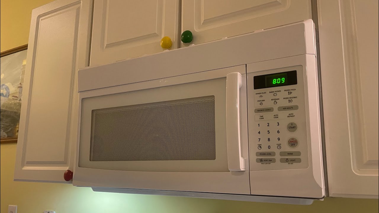 Magic Chef MCO165UW Microwave Oven - YouTube