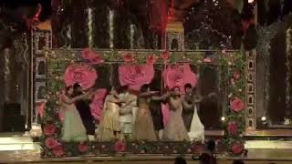 Nita Ambani dances with Tina at Isha's sangeet; Hillary Clinton shakes a leg with Shah Rukh