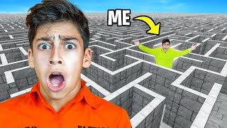 I Got TRAPPED in a Maze!