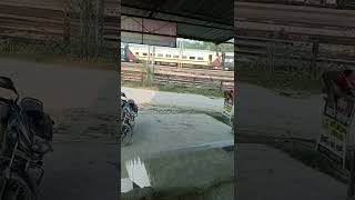 15054 lucknow chapra express crossing sarnath at 7:39 am on 19 nov 2022.