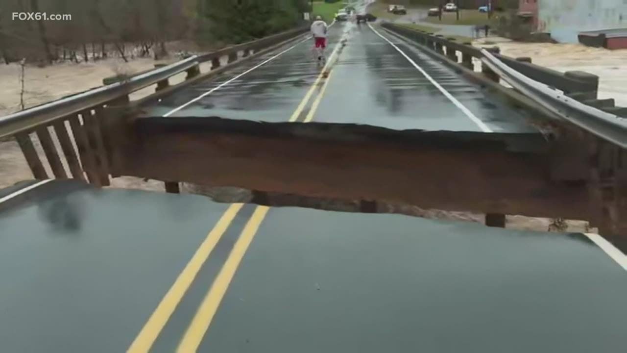 North Carolina News Crew Captures Bridge Collapse - YouTube