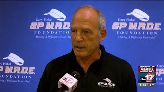 Rain doesn’t put damper on Gary Pinkel’s eighth-annual golf tournament
