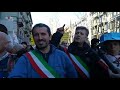 corteo no tav contestato il vicesindaco 5 stelle del comune di torino