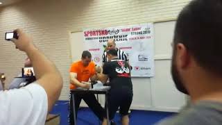 Almost fainted in armwrestling match