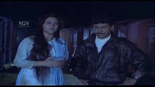 Dr.Rajkumar super fight scenes | Aakasmika Kannada Movie | Kannada Action Scenes | Madhavi