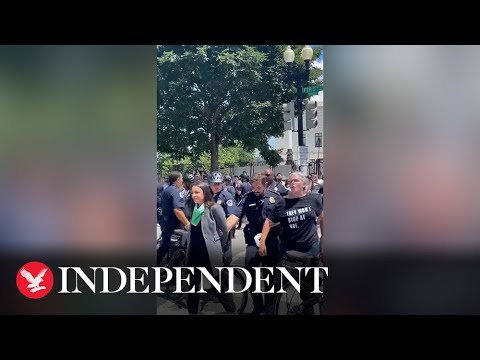 AOC Among Lawmakers Arrested During Abortion Rights Protest - YouTube