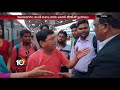 జబర్దస్త్ టీం రైల్వే టీసీ వివాదం… jabardasth team hulchul at visakha railway station 10tv