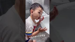 我會自己上廁所！3歲小男孩的上廁所示範影片！一起來看吧❤️