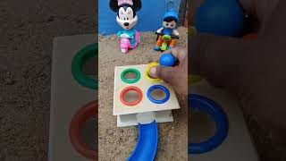 प्यारे बच्चों के रंगीन खिलौने मजे से आपस में खेल रहे हैं Colorful Toys Playing Video For Toddler TOY