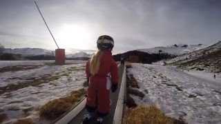 Noémie skie à Val Louron