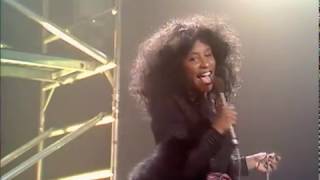 Chaka Khan - What Cha' Gonna Do For Me (Official Music Video)