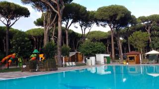 Camping Village Isola Verde - The pool immersed in the green