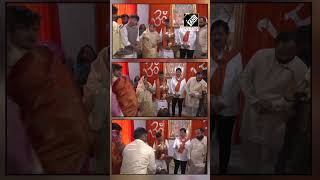 Madhya Pradesh polls: BJP candidate Kailash Vijayvargiya arrives at temple, offers prayers in Indore