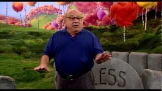 Dr. Seuss' The Lorax - Featurette: "Danny DeVito's Lorax Languages"
