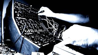 boom boom live techno 3- 3 little moogs ;) -moog-DFAM MOTHER 32 LABYRINTH tr09