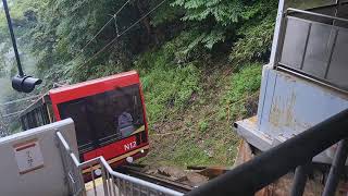 高野山ケーブルカー 高野山駅到着