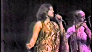 Runa Laila 1982 in Houston (I love to sing for you)Moin Akhtar intro