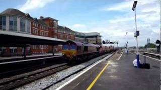 Class 66182 with ex-RMC aggregate hoppers passes Reading