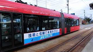 万葉線米島口駅　MLRV1000形発車