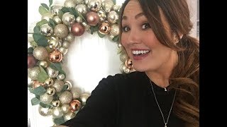 Giant bauble Christmas wreath tutorial + collaboration with Chelsey Bowen x