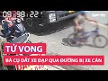 Người phụ nữ dắt xe đạp qua đường bị xe tải cán tử vong ở Hóc Môn