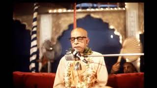 Prabhupada 0491 என் விருப்பத்திற்கு மாறாக பல்வேறு துயரங்கள் இருக்கின்றன