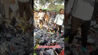 Sunday market 400rs shoes 👟#shoes#shortvideo #sorts #viral #tranding #sundaymarket #akkivlogfitness