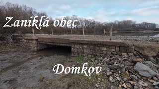 Zaniklá obec Domkov na dně vypuštěné vodní nádrže Rozkoš 12/2024.