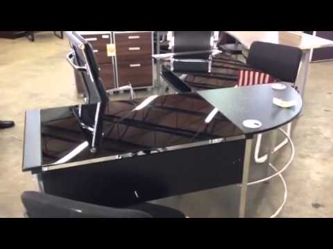 Pros Cons On Having A Glass Desk Compared With Wooden Desk