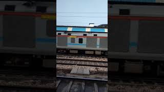 09806उधमपुर कोटा एक्सप्रेस मथुरा स्टेशन में पहुंचती हूं Udhampur Kota express arrival Mathura juncti