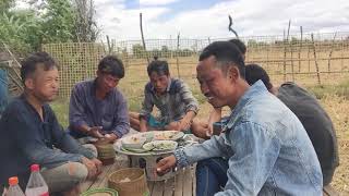 กินข้าวเที่ยง สามัคคี ร่วมกับนายช่างของเรา | ກິນເຂົ້າທ່ຽງ ສາມັກຄີ ຮ່ວມກັບນາຍຊ່າງຂອງເຮົາ