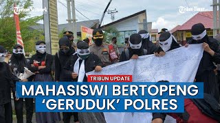 Puluhan Mahasiswi Bertopeng Unjukrasa di Mapolres Aceh Barat, ini Tuntutannya