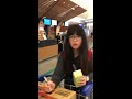 hong kong airport 我们在香港机场排队但是感觉好舒服哦