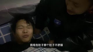 体面人身体还没恢复，坤坤就急忙的要求上网，最后还当了回老六。