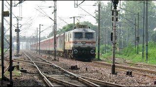 Fast and Furious : 130 KMPH : Blistering Howrah Rajdhani Express with HWH WAP7 Rattles past Dankaur