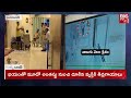 dog attack on delivery boy కుక్కలతో జాగ్రత్త..డెలివరీ బాయ్ పై కుక్క దాడి.. big tv telugu news