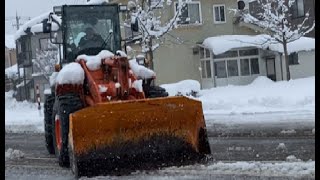 Hidden Japan   76   　除雪で活躍、ショベルカー　　Snowplow truck