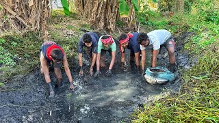 বাড়ির সেই ছোট্ট পুরনো ডোবা ছেচে,কৈ মাছ লাটা মাছ মাগুর মাছ ধরলাম!!!