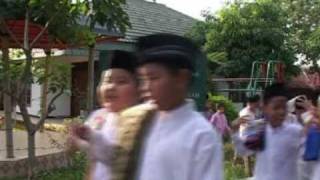 Pesantren Darunnajah, the profile (english narration)