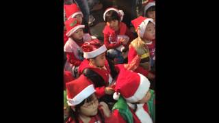 20141219 成功幼兒園耶誕活動之交換禮物，大倫哥得獎