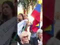 decenas de opositores venezolanos se concentran frente al congreso