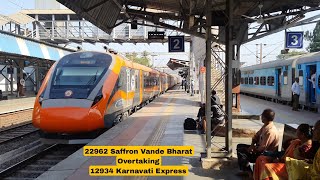 Newly Introduced 22962 Ahmedabad Mumbai Vande Bharat Overtaking 12934 Karnavati Express at Bilimora!